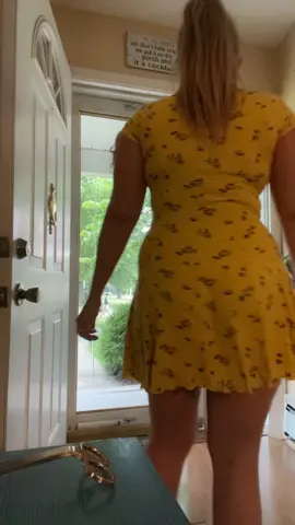 Sundress season got me moving different… shake it soft, then shake it to the max 😏💃🌞 #dancing #fyp #sundress #shakeit #ponytail 