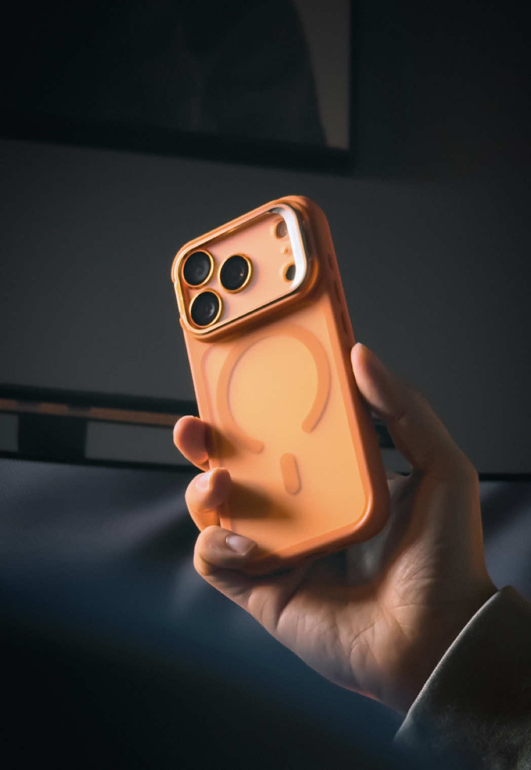Finally a phone case that protects the camera bump! ✨ I’ve been concerned about the safety of my iPhone 17 Pro’s camera bump, and none of my cases have the camera plateau protection until @ESR US hooked me up with their Classic Hybrid magnetic case! It comes in such a beautiful orange colorway to complement my phone’s color, and brings about the best protection as well — military-grade drop protection, zinc-alloy camera guard, and built-in phone stand adjustable from 15° to 69°. On top of that, ESR carries the Ultrafit Armorite, a tempered glass protector built from Corning® Glass — the same glass Apple uses! It’s super durable and is rated to handle 110 lbs of pressure, but the best part honestly is how good and natural it feels to the touch. This combo gives me a great balance of protection and style, and I’m honestly impressed. 😌 Link in bio! #ESRTech #StashStand #ClassicHybrid #ESRiPhoneCase #ESRMagSafe     