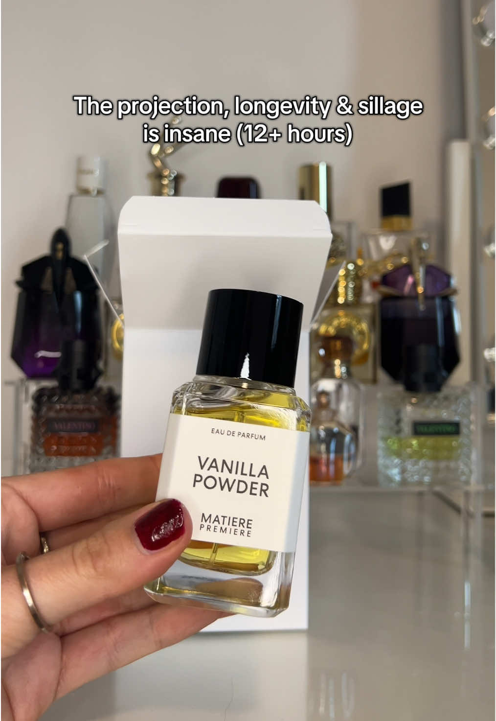 I’m obsessed with this fragrance 🥥🍦🪵 mentioned: vanilla powder eau de parfum (self-bought, no-promo)* 💛 #vanillaperfume #matierepremiere #perfumeunboxing #nichefragrance #nicheperfume 