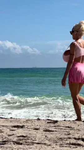 #beach #girl #fyp 
