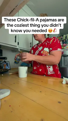 #chicfila #chicfilatiktok #pajamas #favoritepajamas #tiktokshopblackfriday Chick-fil-A pajamas review | Cozy sleepwear for fast food lovers | Chick-fil-A merch TikTok find 🛍️ 