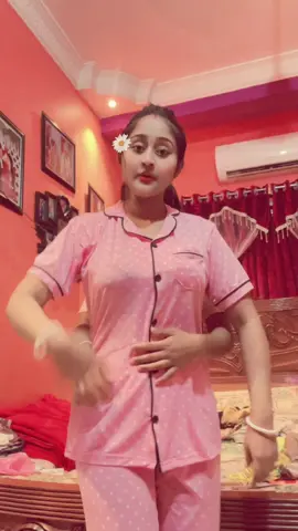 পিছে কে….!!😄Dress:@Cosiness luxury 