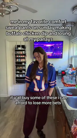 #comfort #buffalochickendip #sunday #football #sweatpants 