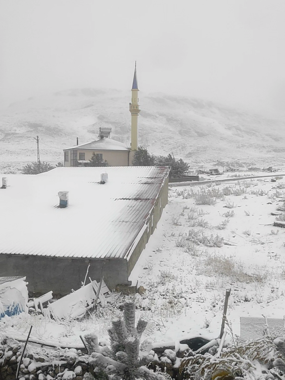 mevsimlerin de düzeni değişti  hayırlı bereketli olsun inşallah 