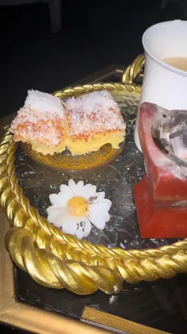 مع ضغوطات الحياة والدوامات والمزاج المتقلب أقل ما يمكن هدية كباية شاي في اليوم تعويض عن كل كلمة سيئة أو فعل جارح 🫰🏻