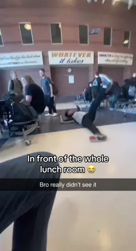 Ain’t no way 💀💀 (@Stetson) #fail #school #funny #lunch #prank 