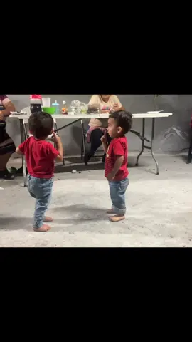Gemelos JJ zapateando!!!! #huapango🤠 #bodahuitlacoche #losamo🥰 #amanbailar😊❤🎉 