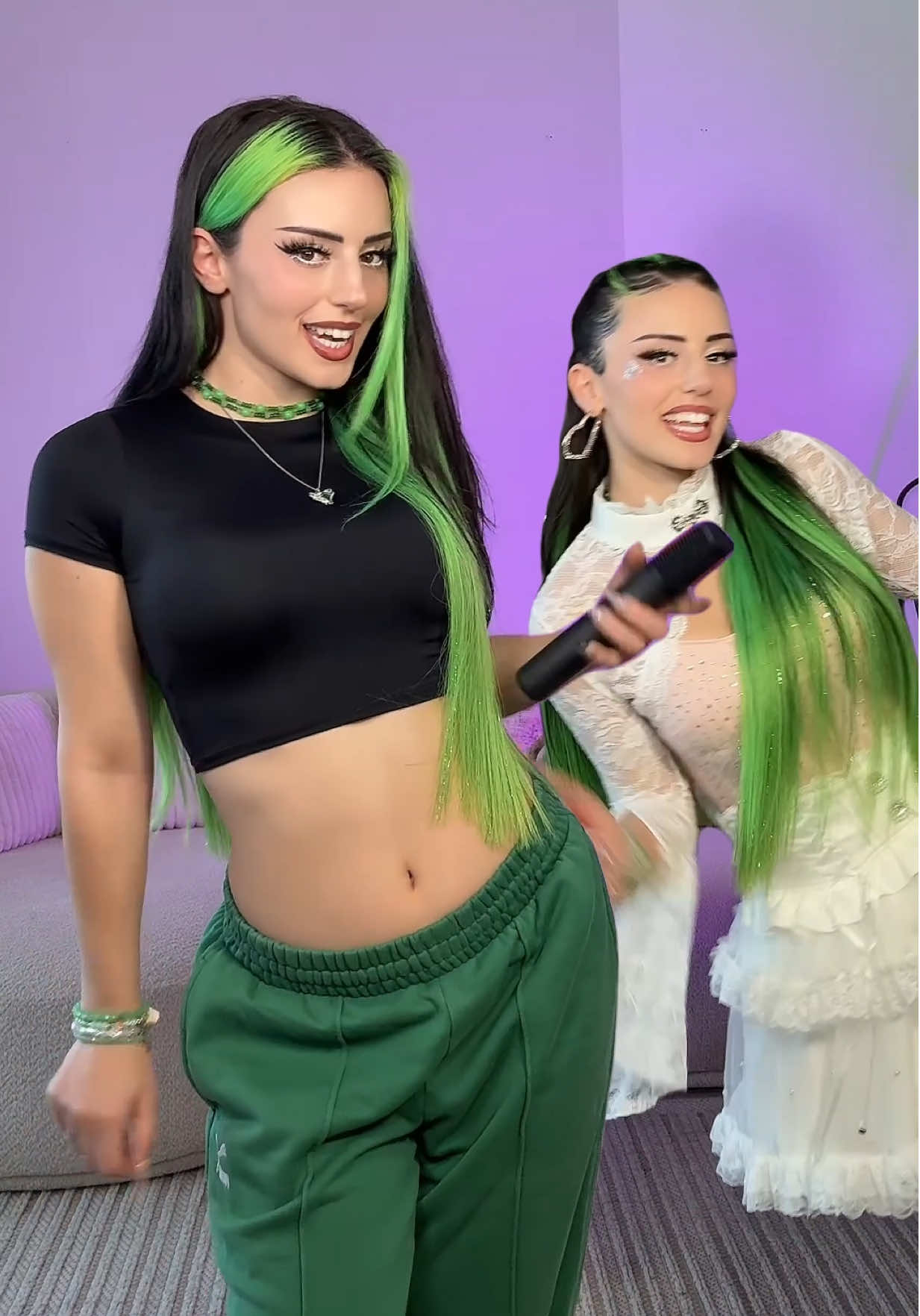 ANZEIGE/ Miley Cyrus is singing the new Maybelline anthem, how cool is that? 🥹🥰💚 @maybelline de #maybelline #makeup #mileycyrus