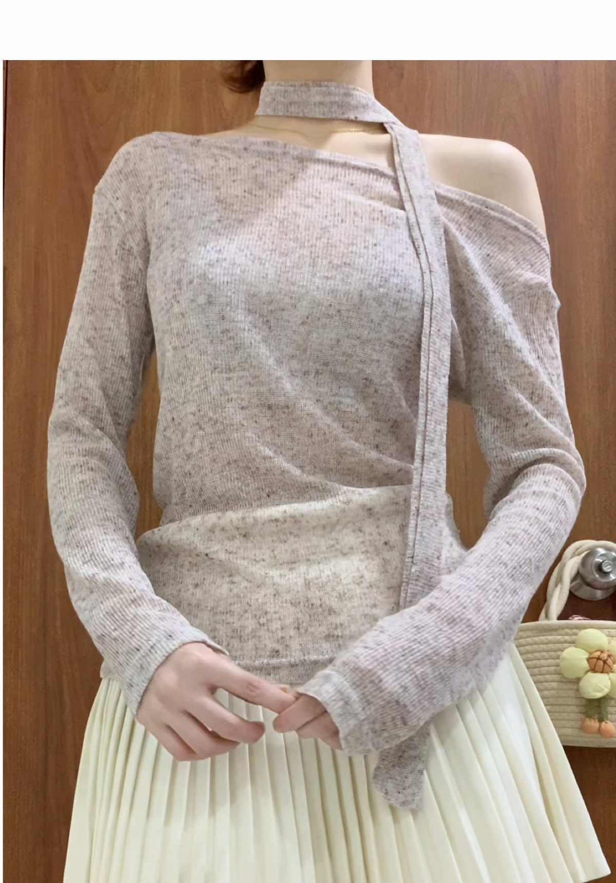 Áo thun lẹch vai Miho #mihohouse #aothunluoi #aolechvai #aothundayco #aothunkemkhanchoang 