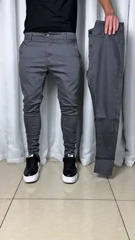🔥 ESTILO E CONFORTO EM UM SÓ LOOK! 🔥 A Calça Sarja Masculina Alfaiataria com Elastano é perfeita pra quem gosta de se vestir bem sem abrir mão do conforto 😎👖 ✨ Tecido de qualidade ✨ Modelagem moderna que valoriza o corpo ✨ Ideal pra qualquer ocasião – do trabalho ao rolê ✨ Várias cores e tamanhos disponíveis 💥 Aproveite o desconto de até 40% e frete grátis acima de R$10! 👉 Garanta a sua agora antes que acabe! #ModaMasculina #LookMasculino #CalçaAlfaiataria #EstiloComConforto #AchadinhosShopee