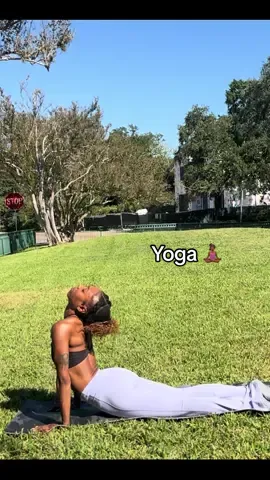 Sunday reset with Sun Salutation A ☀️ This short sequence helps stretch, awaken, and ground your body for the week ahead. #sunsalutation #suryanamaskar #morningyoga #yogaflow #sundaymorning 