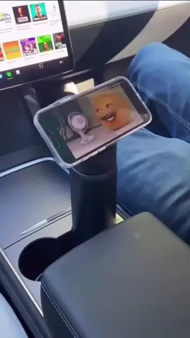 Encontrei na shopee essa garrafa com Suporte para celular #garrafacomsuporteparacelular #garrafatermica #suporte 