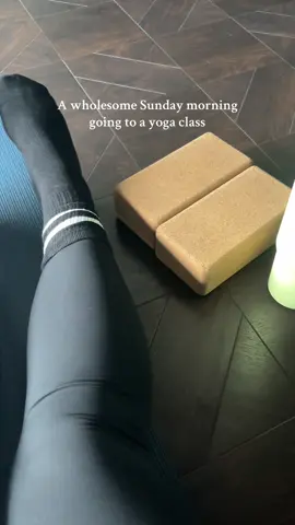 Trying to become a healthy girly🧘🏻‍♀️ #yoga #Fitness #sundaymorning #manchester 