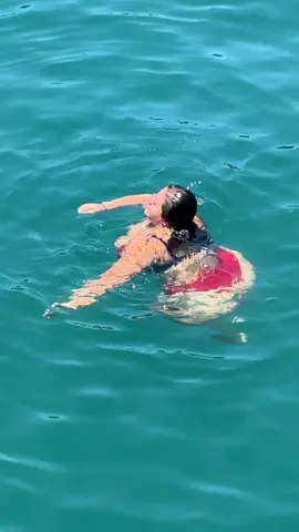 Um banho de mar nesse paraíso perfeito 🌊☀️🍀 #mar #sol #paraiso #viral #pov