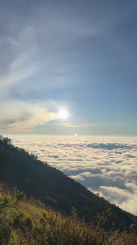 Gunung seindah ini terancam di lelang #lawumountain 