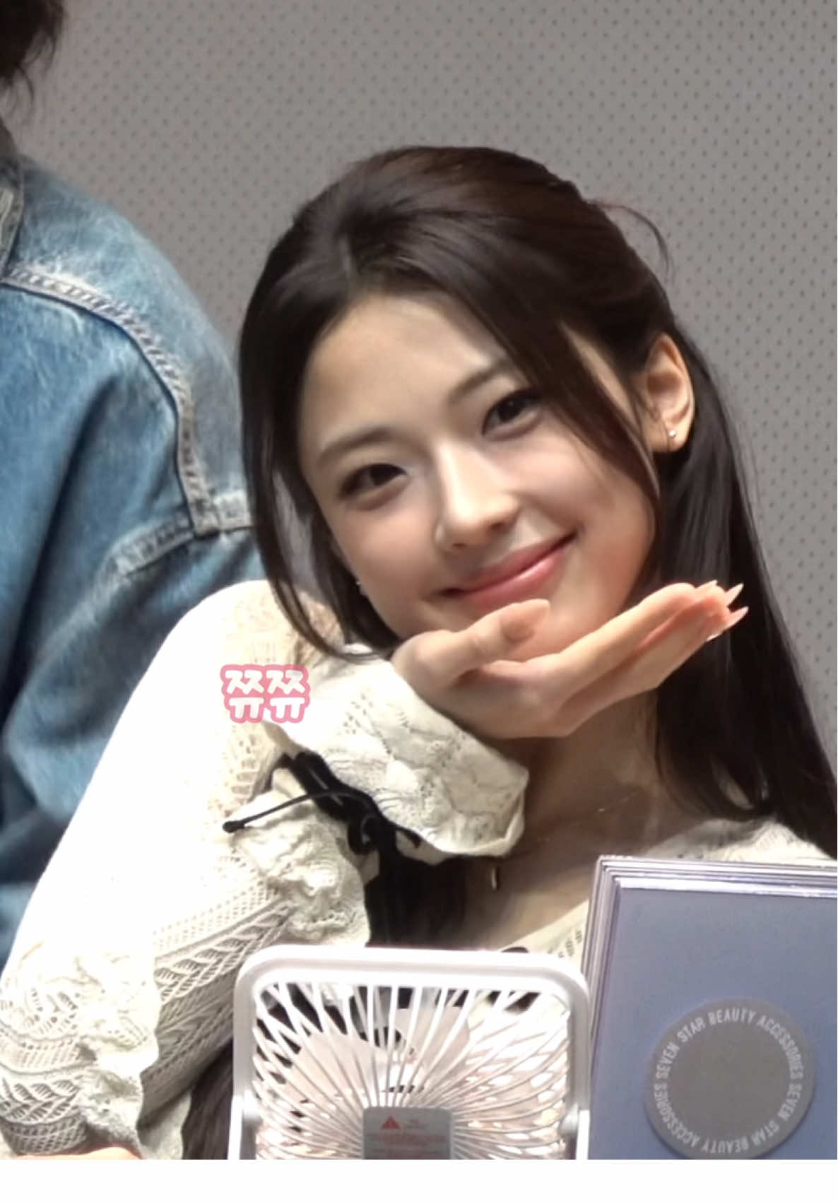 아꿍🍞 ! (accidentally hit my camera while filming canny😭🍒) #BABYMONSTER #베이비몬스터 #ygentertainment #yg #fansign @babymonster_yg 