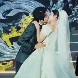 mulai dari lamaran sampe resepsi look mereka selalu on point 🥹❤️❤️ #zhuyiweibaixinyi #朱一未白昕怡 #朱一未 #白昕怡 #foryou 