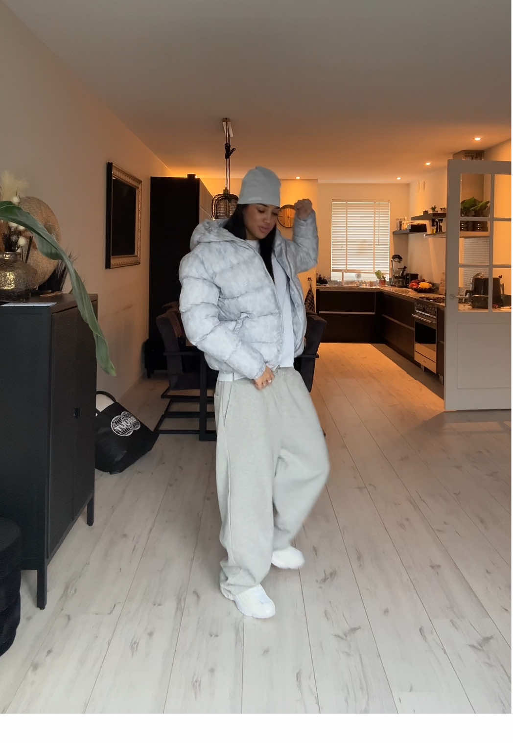 Jacket from @SUVENE and skully from @Satyn Shop #outfitinspo 