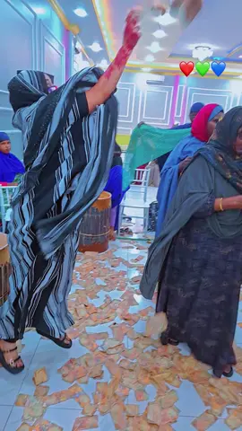 xifo qurux  walasheyna mcn kuma weyno