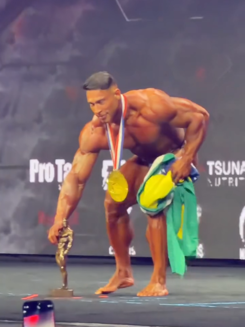 brasil no topo 🇧🇷🏆 Ramon Dias 🥹 #dino #ramondino #brasil🇧🇷 #bodybuilding #mrolympia 