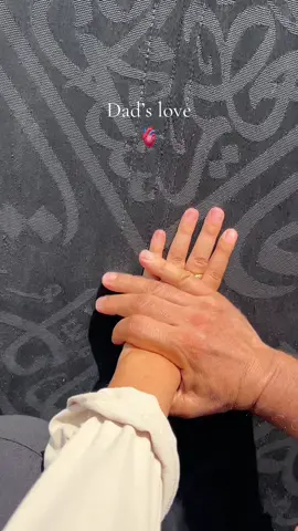 Allah yehfed waldina w ybarek fihom, w y3tihom ssaha w ssalam w tol l3omr🤲🏼🤍 #Umrah #mekkah #makkah #kaaba #Alhamdulillah 