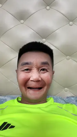 Khó Chịu Vô Cùng 😣