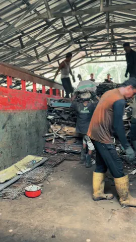 Pengiriman besi ke Surabaya #besitua #banjarmasin 