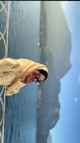 Had to do the Jorja Smith trend🙊🇮🇹🇨🇭 #lakecomo #milan #switzerland #travel #italy 