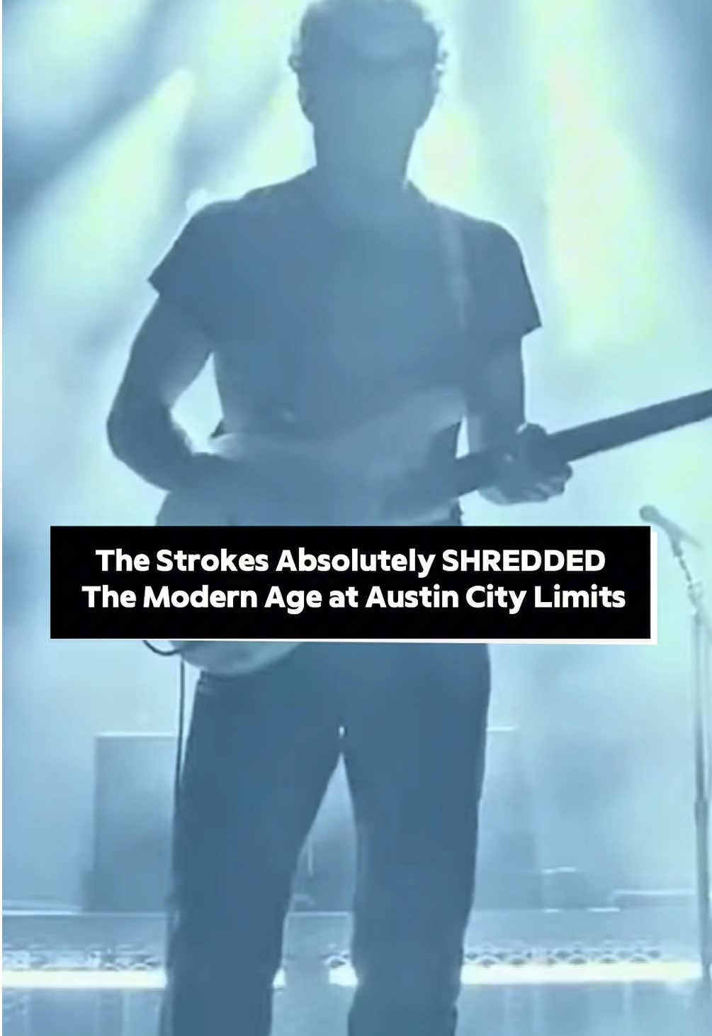 Another killer guitar solo at Austin City Limits! The 2025 lineup is amazing so there’s too many clips to post… In my opinion this solo is one of the best things to watch live from their discography  #thestrokes #juliancasablancas #austincitylimits
