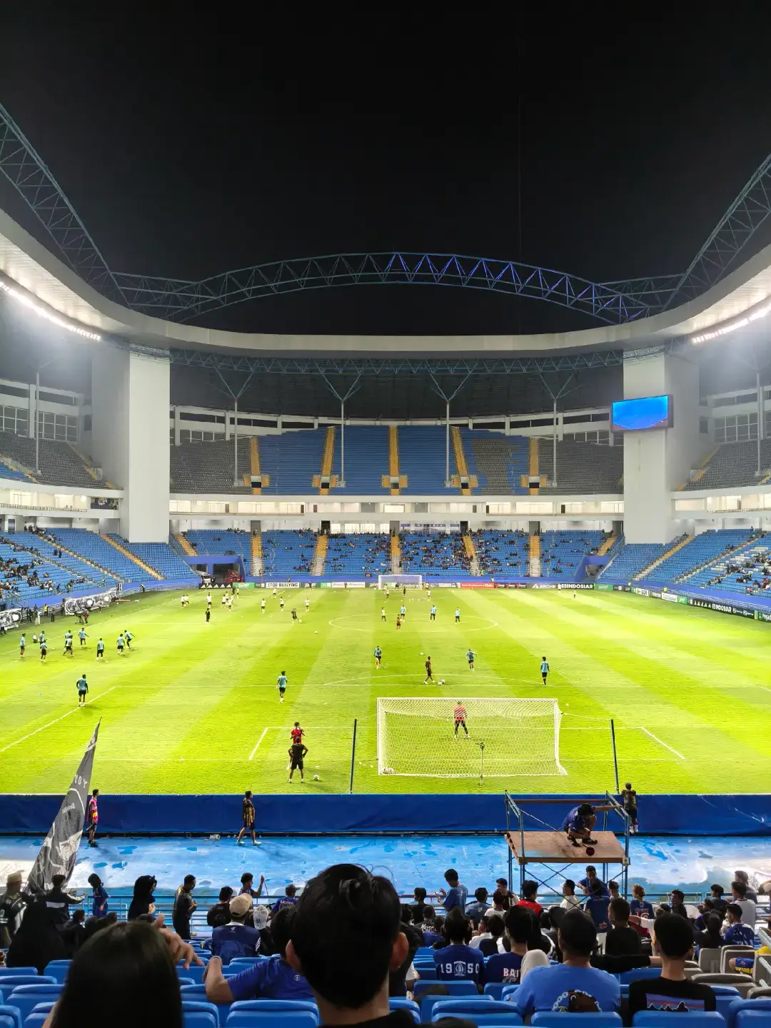 Beginilah nasib jika sebuah klub sepak bola di tangan orang-orang yang hanya mencari nama ketika ada mau nya, jika mereka sudah mendapatkan apa yang mereka incar maka mereka akan pergi begitu saja tanpa kata-kata.  percaya lah PERSIBA ku, akan ada moment di mana kita akan kembali ke masa di mana kita akan di perhitungkan oleh klub2 lain, bermainlah dengan hati, demi sebuah lambang yang ada pada dada kalian. Kami semua tau kenapa kalian seperti ini, kalian mengambil langkah ini karena ada hal yang mesti kalian perjuangkan.  Terimakasih para pemain, ingat perjalanan kalian dari Liga 3 sampai ke titik ini banyak cobaan dan rintangan yang kalian hadapi, maka dari itu teruslah berbenah dan jadikan ini pembelajaran yang penting untuk kita semua 🐻💜🤍 #persibabalikpapan #beruangmadu #batakan #balistik 