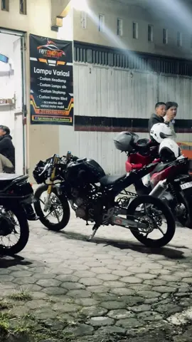 tebak lgi ngapain 😙 ##cbr #Sena #masukberanda #fyp #xybca 