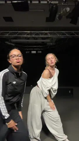 hamba nam🔥 | dancers: @melanie.br @aliya | dc: ? #dancechallenge #dancetrend2025 #dancetrend #dance #trendingdance 