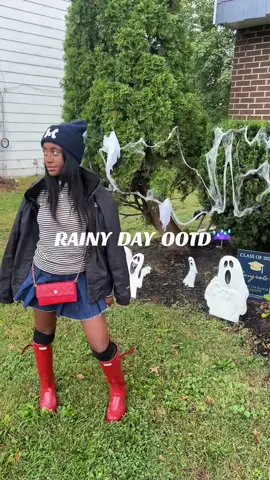 Love that @Hunter Boots are trending again☔️ #OOTD #rainyday #hunterboots #viral #viral 