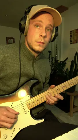 I love this song to jam 🎶 Wish you a bluesy sunday #fender #guitar #improv #fyp #foryou 