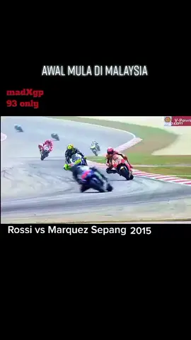 Sepang 2015 Valentino Rossi tendang Marc Marquez? #valentinorossi #marcmarquez #gpmalaysia #pypシ #awalmula 