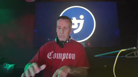 🎉 Last night at DANYJAY’S Night Club Bremen was PURE VIBES 🔥 Energy on 100%, music on point, and the crowd was unstoppable! 🪩💃 If you missed it… better not miss the next one 😏 #DanyjaysNightClub #BremenNights #PartyVibes #GoodEnergyOnly #WeekendMood 