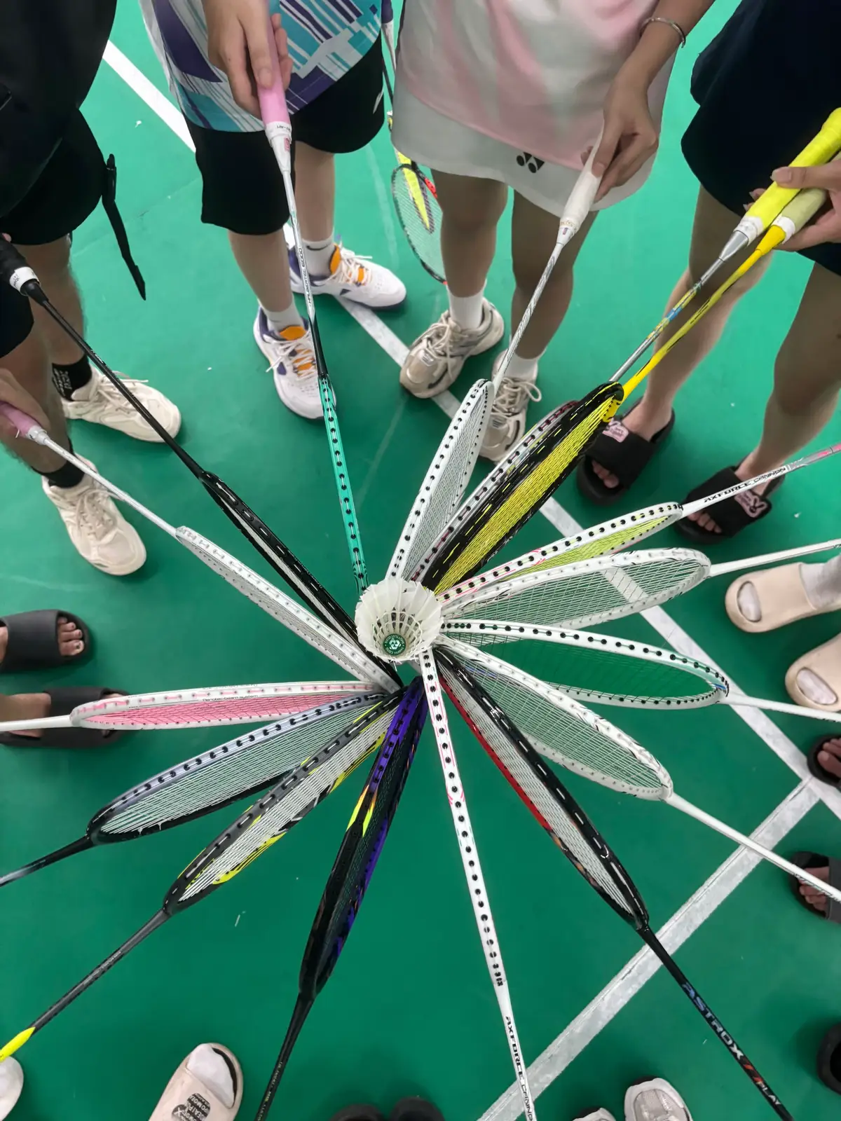 Hơi méo tí #badminton 