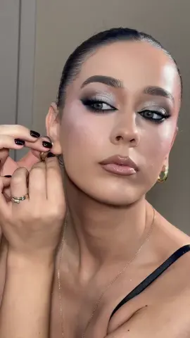 Makeup and hair by me🖤 #xhesikamua #makeaddict #fyp 