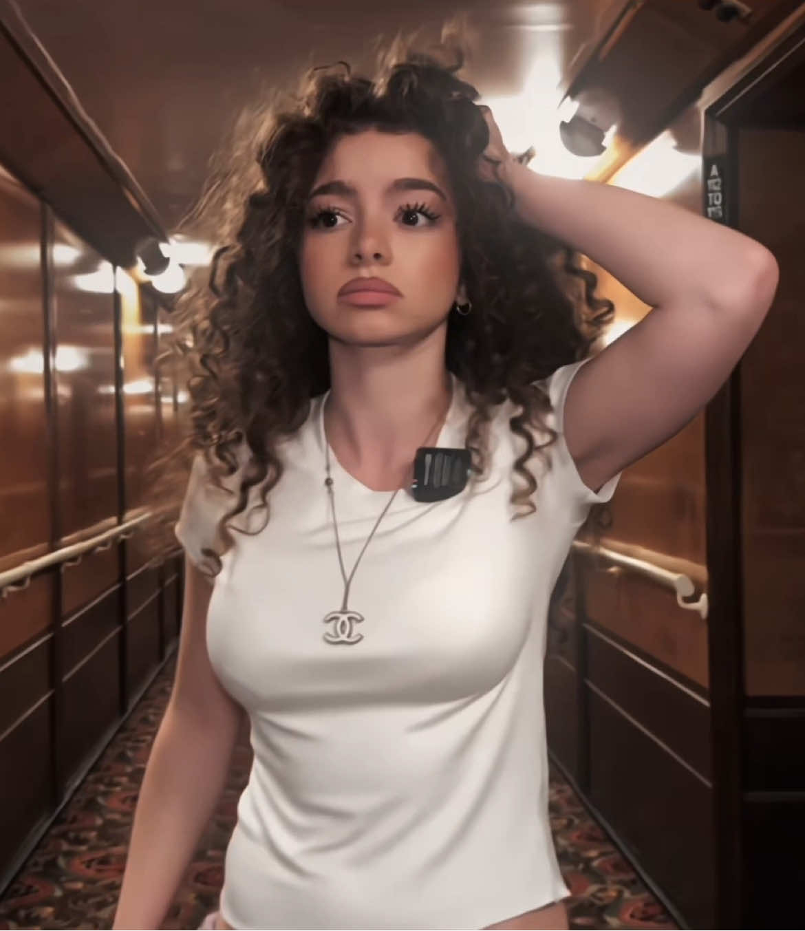 || Love me trend with Demitra #edit #kalogerassisters #demitrakalogeras #viral #fyp @demitrakalogeras @sundaykalogeras @Eliana Kalogeras @Noah Risling 