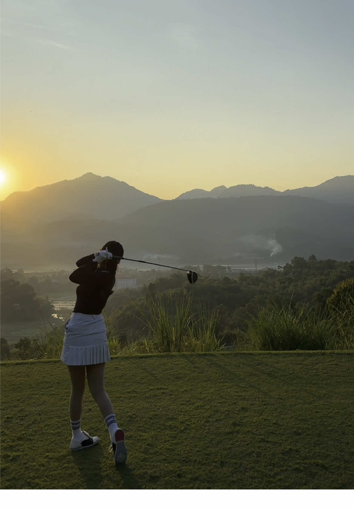 Họ hỏi lý do t học golf? Theo bạn là  gì? #hilltopvalleygolfclub #hoasamceo
