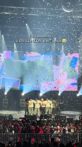 7 became 1… and he sang Airplane with all his heart ✈️💫 #Jinan #iKON #fypツ #jay207inkl #207_asiatour 