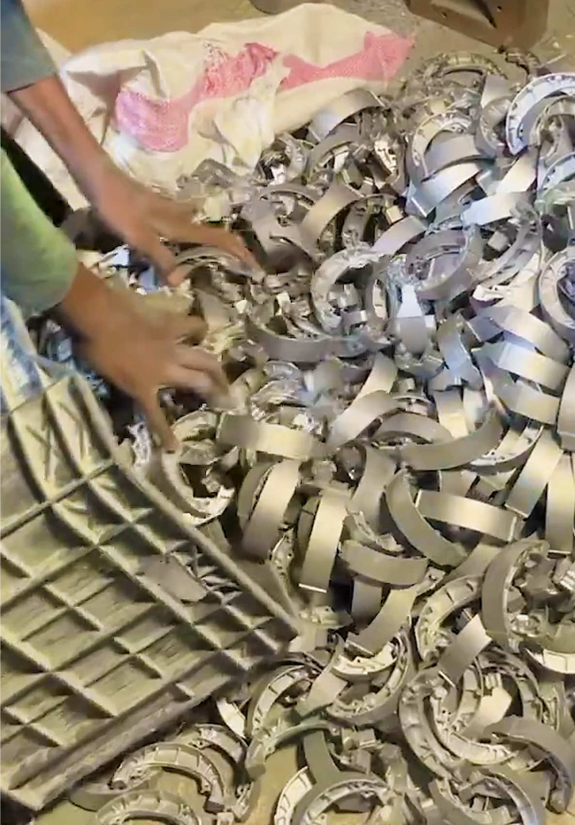 Brake Shoes Manufacturing Process From Melted Silver