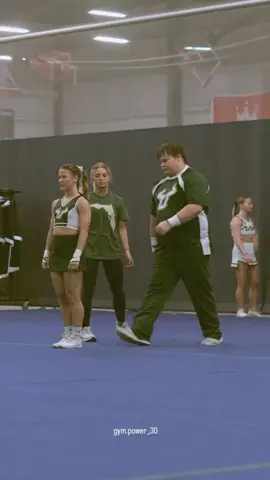 gym power 💪💪 . . 🌺 🌺 🌺