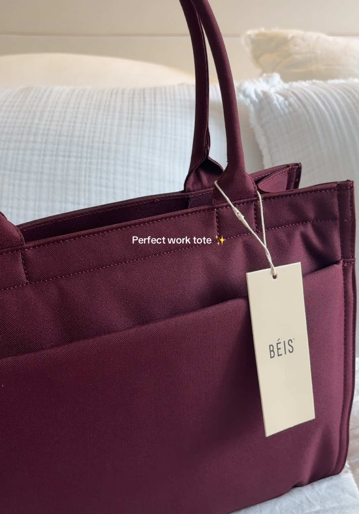 Perfect work tote ✨ fits up to a 13in mac @BÉIS #fyp #beis #workbag #beistote 