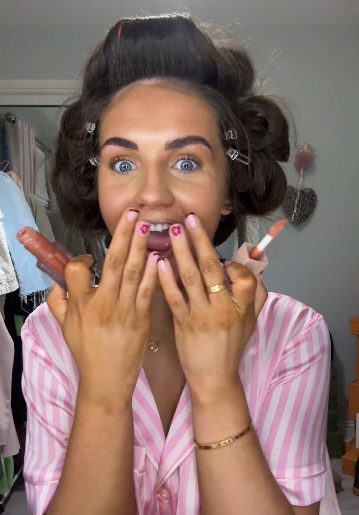 Something a lil different🤭🎀 should we do part 2…