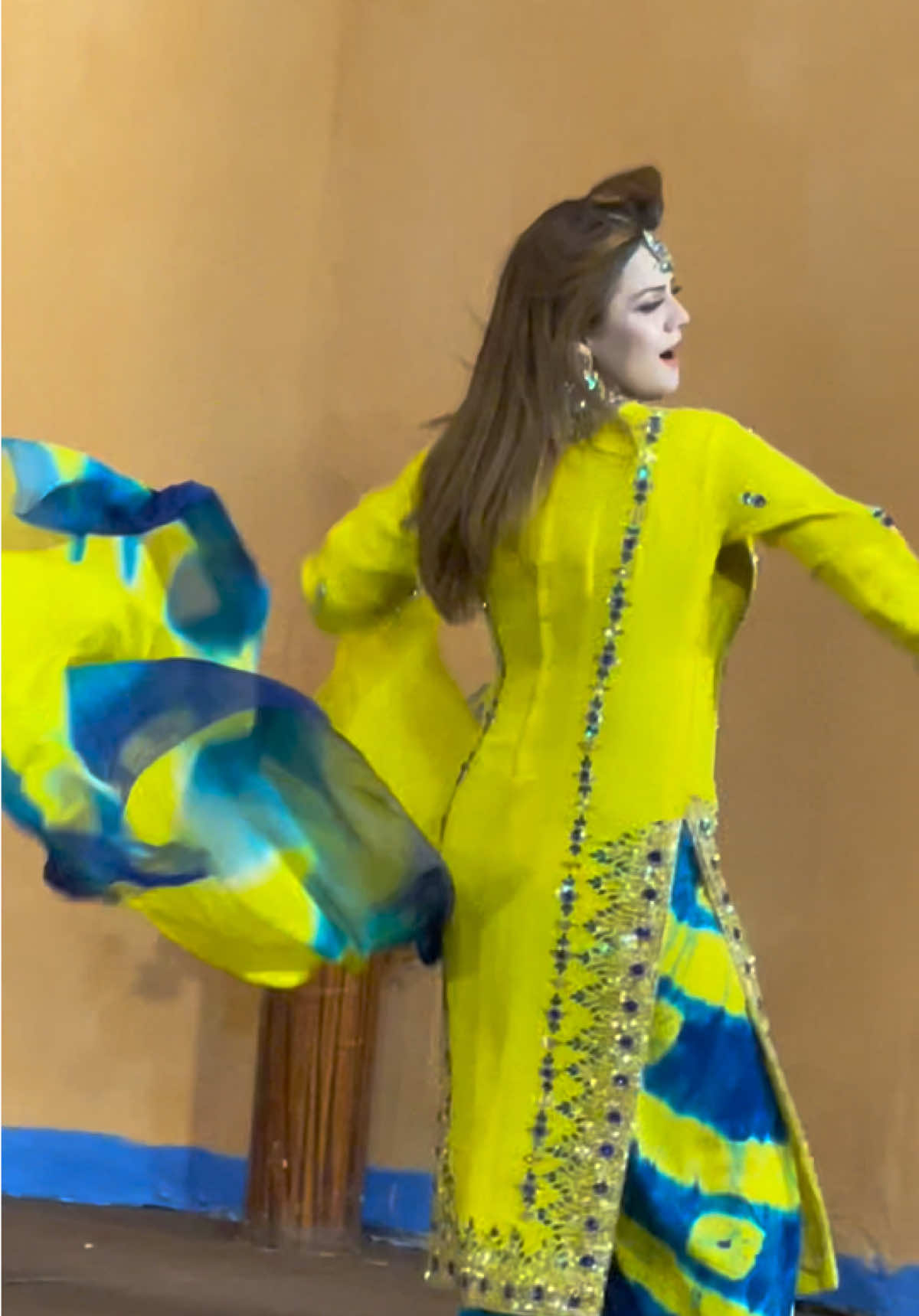 #SuperStar✨ @😇مناہل ُ خان😇 #Mehfil_Theater_Lahore☘️ #fyp💜 #unfrezzmyaccount🩷