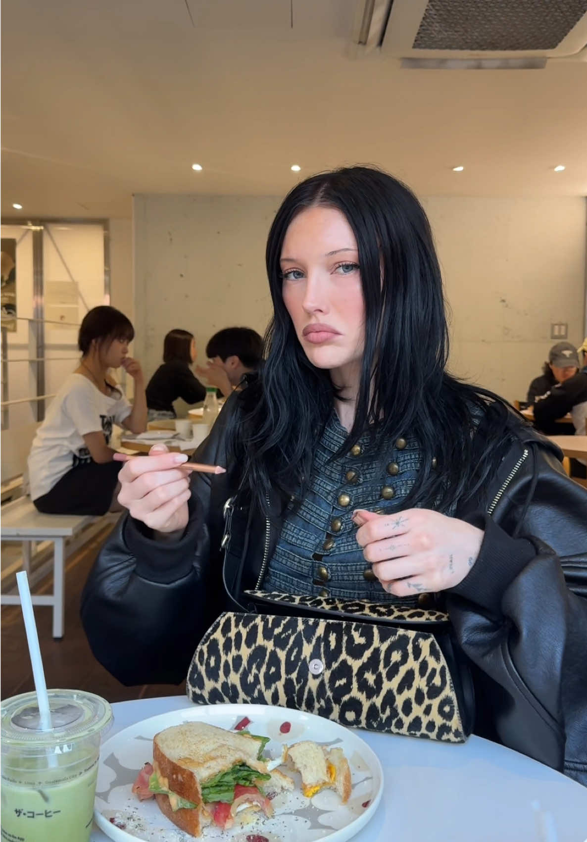 uhhh i was just getting my lip liner … @Luca Mornet 