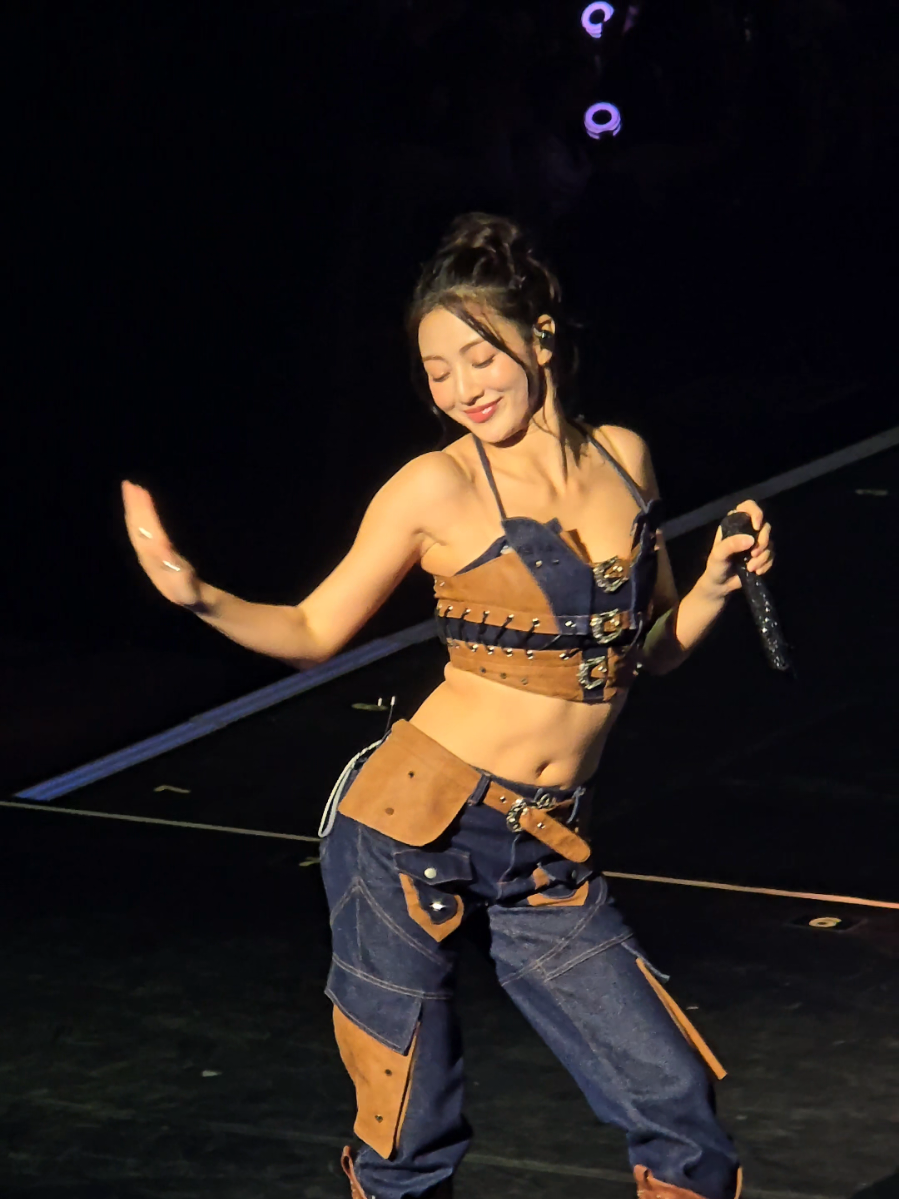 THIS IS FOR TWICE SINGAPORE DAY 2 JIHYO FANCAM FOR I GOT YOU BLESSED FOR THE QUALITY AND STAGE PRESENCE🔥🔥🔥 #twice #thisisfortwice #jihyo #igotyou #biaswrecker 