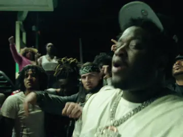 hoes be mad it’s me #cashcobain #bunnab