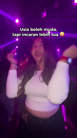 Umur cuman angka bos 🤪 #Beerpoint #BeerpointBdg #ClubBandung #Bandung #PartyBandung 